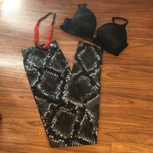 Snake skin print leggings